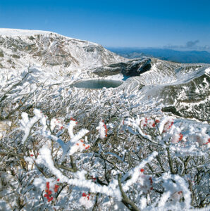 No.990006 蔵王・御釜