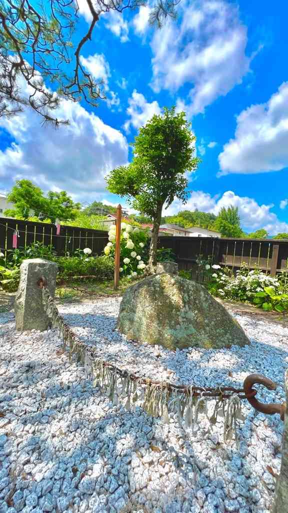 No.050065 神石白石